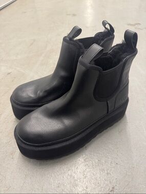 UGG Black Neumel Platform Chelsea Boots